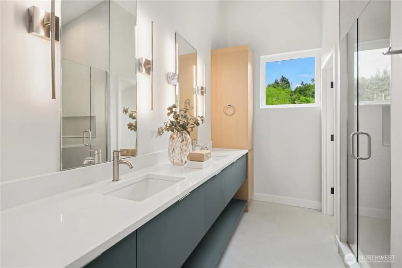 Property photo for 112 29th Avenue E, Seattle photo 11