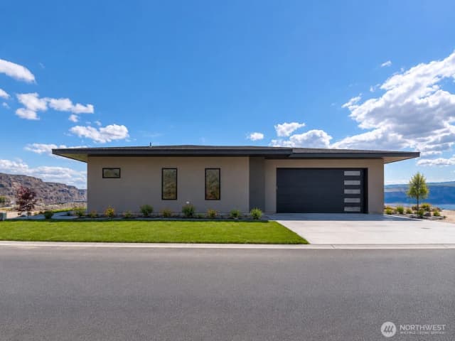 Property photo for 9604 Ridgeview Drive Nw, Quincy
