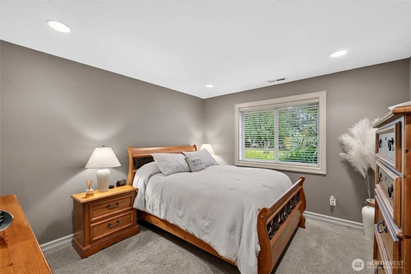 Property photo for 20208 Island Parkway East, Lake Tapps photo 31