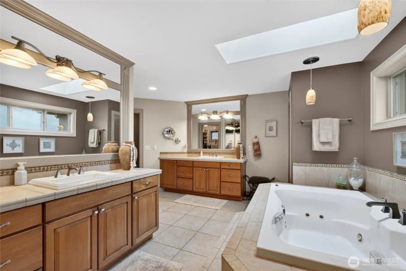 Property photo for 20208 Island Parkway East, Lake Tapps photo 29