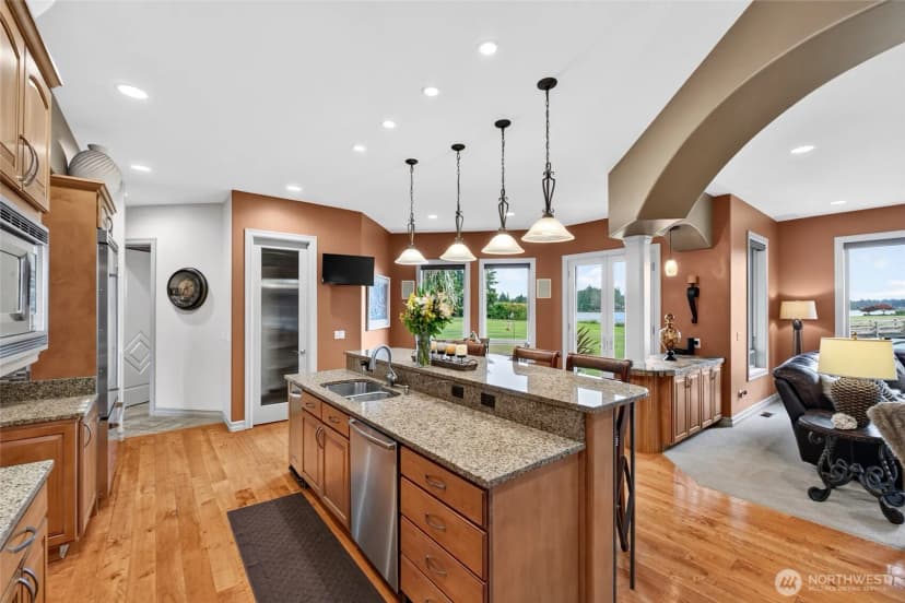 Property photo for 20208 Island Parkway East, Lake Tapps photo 14