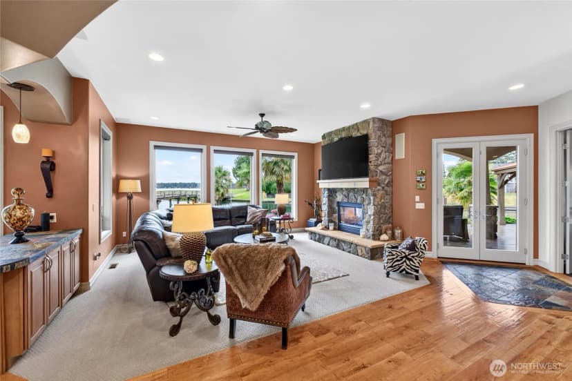 Property photo for 20208 Island Parkway East, Lake Tapps photo 17