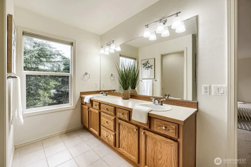 Property photo for 10193 224th Avenue Ne, Redmond photo 22