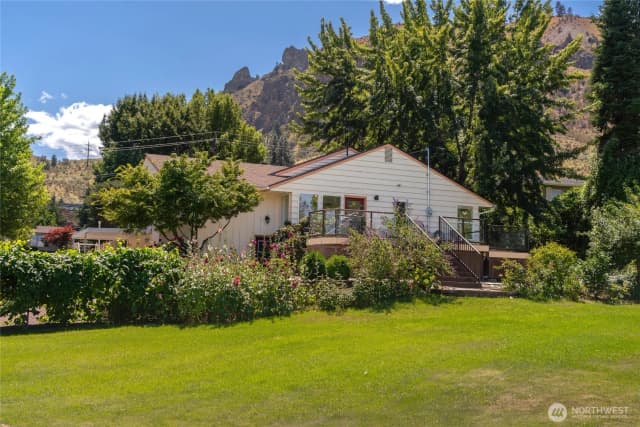 Property photo for 1310 Red Apple Road, Wenatchee