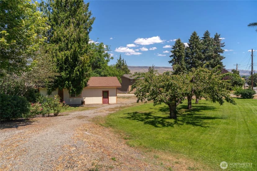 Property photo for 1310 Red Apple Road, Wenatchee photo 19