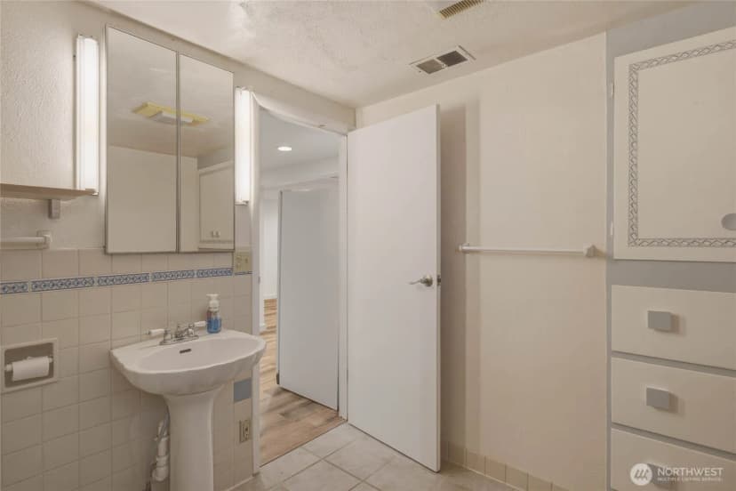 Property photo for 1310 Red Apple Road, Wenatchee photo 35
