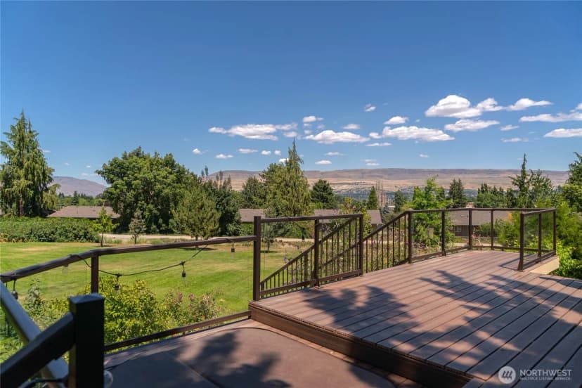 Property photo for 1310 Red Apple Road, Wenatchee photo 17
