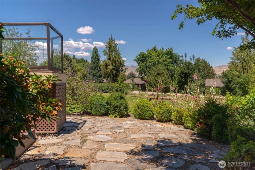 Property photo for 1310 Red Apple Road, Wenatchee photo 18