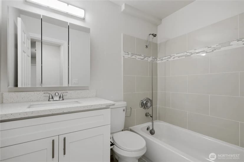 Property photo for 321 Bellevue Way Se #203, Bellevue photo 15
