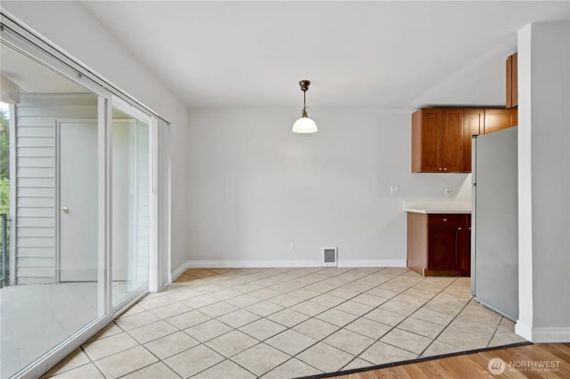 Property photo for 321 Bellevue Way Se #203, Bellevue photo 7