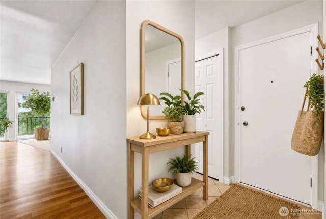 Property photo for 321 Bellevue Way Se #203, Bellevue photo 3