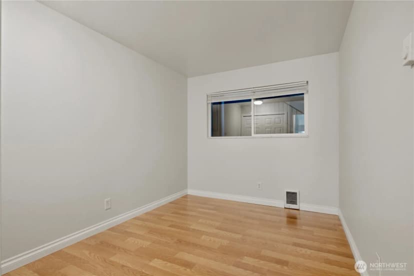 Property photo for 321 Bellevue Way Se #203, Bellevue photo 11