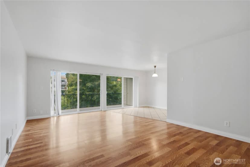 Property photo for 321 Bellevue Way Se #203, Bellevue photo 9