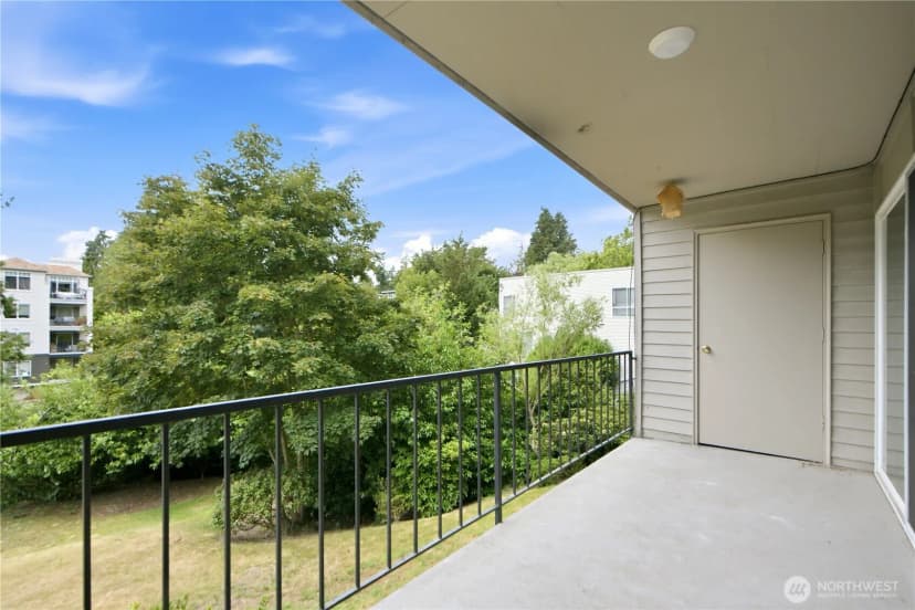Property photo for 321 Bellevue Way Se #203, Bellevue photo 16