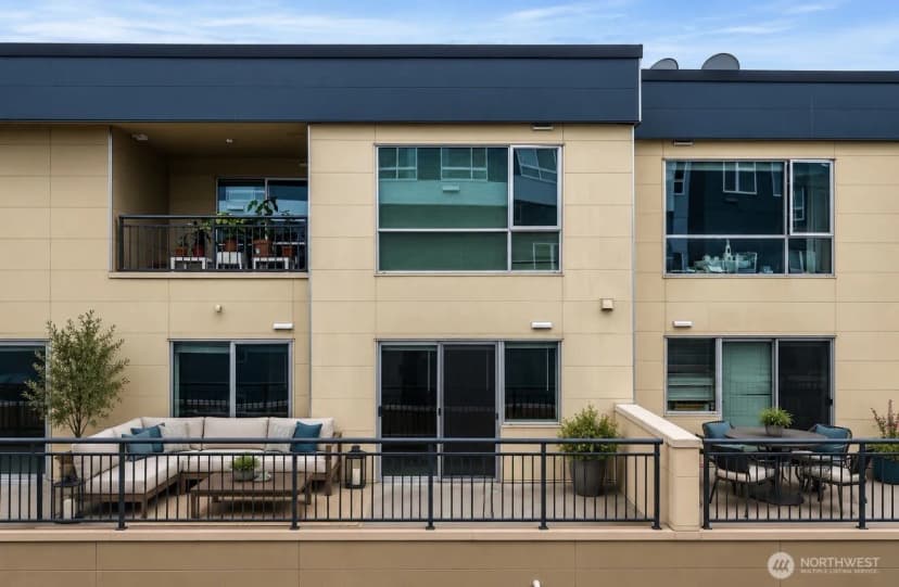 Property photo for 321 10th Avenue S #610, Seattle