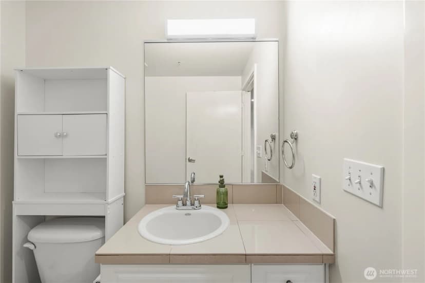 Property photo for 321 10th Avenue S #610, Seattle photo 17