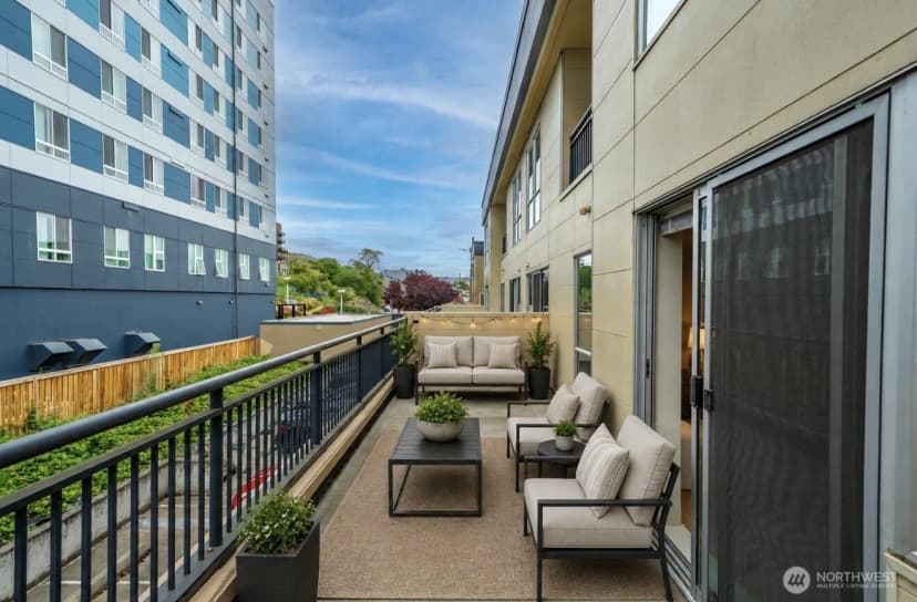 Property photo for 321 10th Avenue S #610, Seattle photo 24