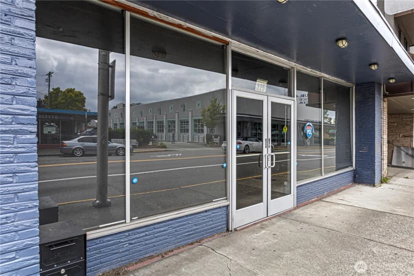 Property photo for 325 E Main Street, Auburn