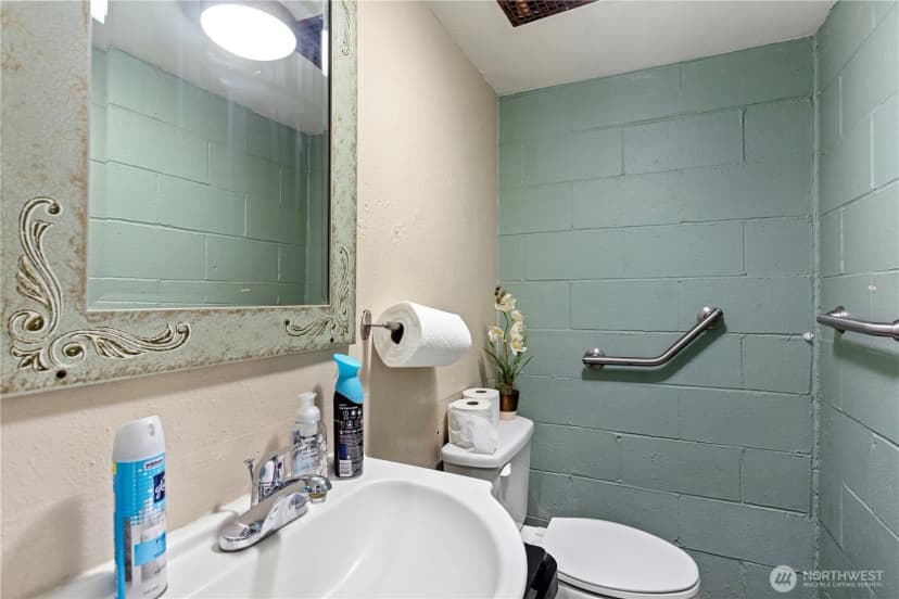 Property photo for 325 E Main Street, Auburn photo 10