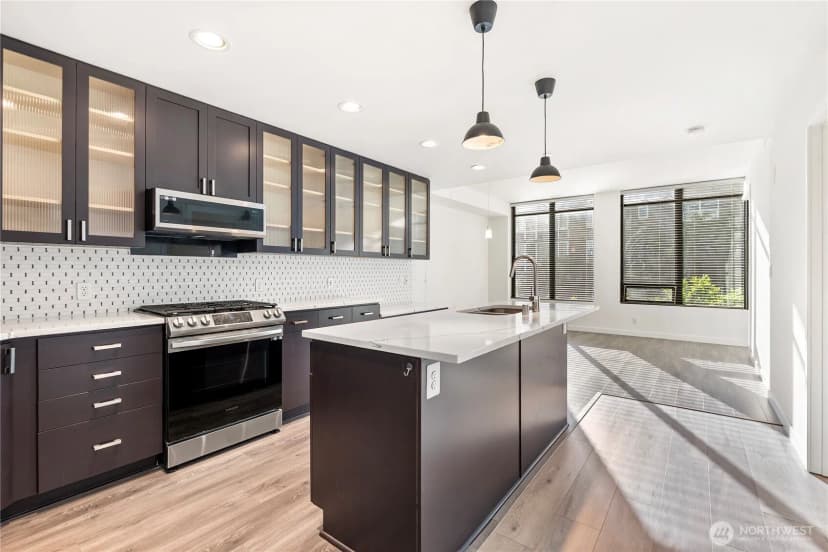 Property photo for 2716 Elliott Avenue #310, Seattle photo 8
