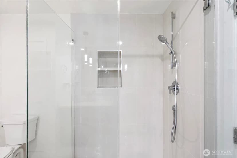 Property photo for 2716 Elliott Avenue #310, Seattle photo 16