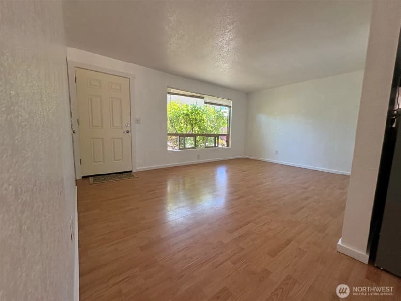 Property photo for 158 S 152nd Street, Burien photo 9