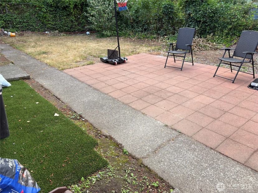 Property photo for 158 S 152nd Street, Burien photo 2