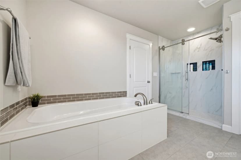 Property photo for 618 E Tanoak Avenue, La Center photo 24