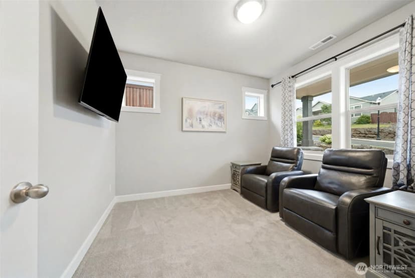 Property photo for 618 E Tanoak Avenue, La Center photo 30