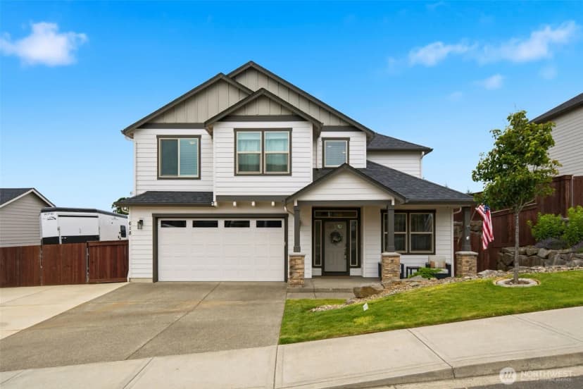 Property photo for 618 E Tanoak Avenue, La Center