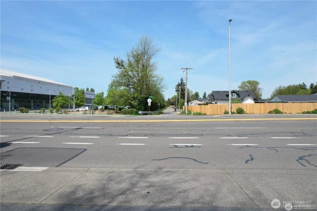 Property photo for 525 W James Street, Kent photo 3