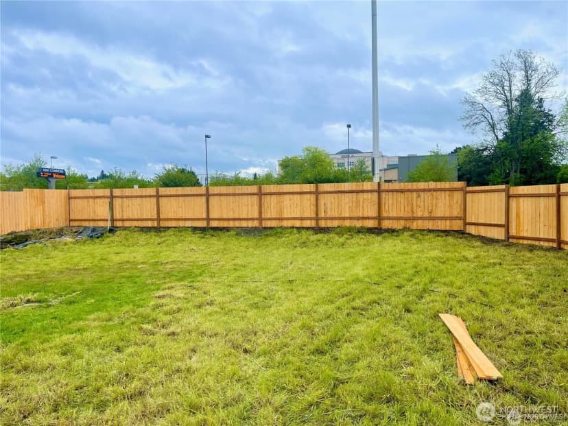 Property photo for 525 W James Street, Kent photo 4