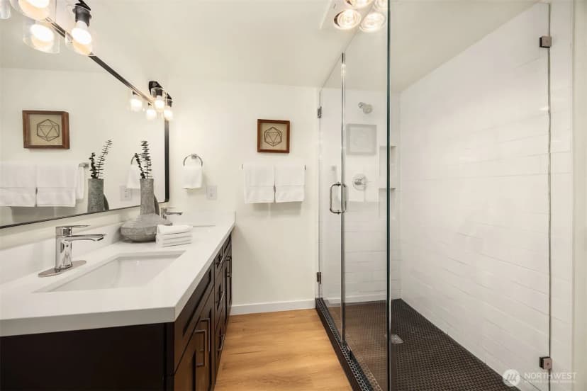 Property photo for 5040 35th Avenue Sw, Seattle photo 17