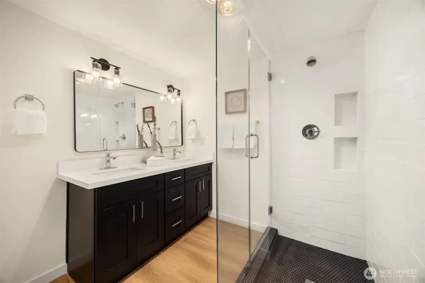 Property photo for 5040 35th Avenue Sw, Seattle photo 18
