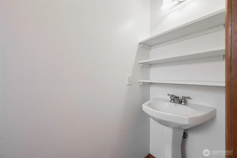 Property photo for 1619 S Weller Street #a, Seattle photo 19