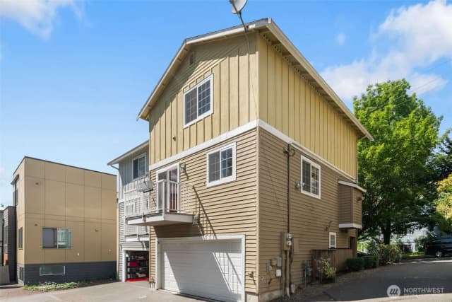 Property photo for 1619 S Weller Street #a, Seattle photo 3