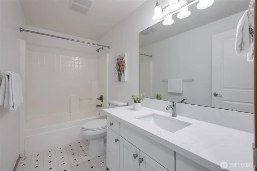 Property photo for 1619 S Weller Street #a, Seattle photo 28