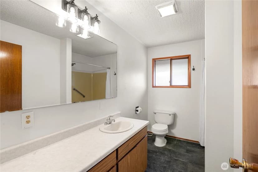 Property photo for 236 E Woodhill Avenue, Westport photo 10