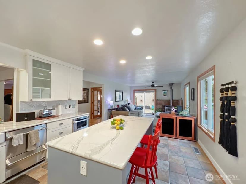 Property photo for 21829 210th Avenue Se, Maple Valley photo 10