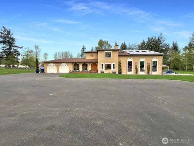 Property photo for 21829 210th Avenue Se, Maple Valley photo 2