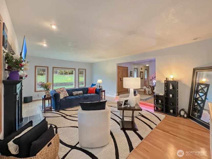 Property photo for 21829 210th Avenue Se, Maple Valley photo 6