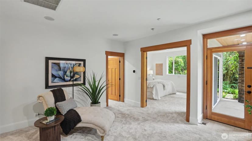 Property photo for 10555 Se 28th Street, Beaux Arts photo 23