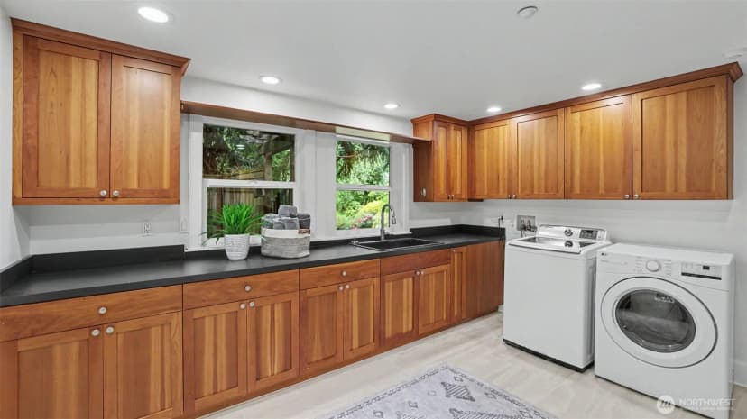 Property photo for 10555 Se 28th Street, Beaux Arts photo 30