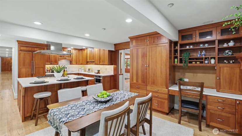 Property photo for 10555 Se 28th Street, Beaux Arts photo 14