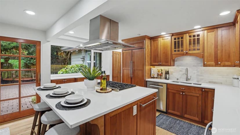 Property photo for 10555 Se 28th Street, Beaux Arts photo 10