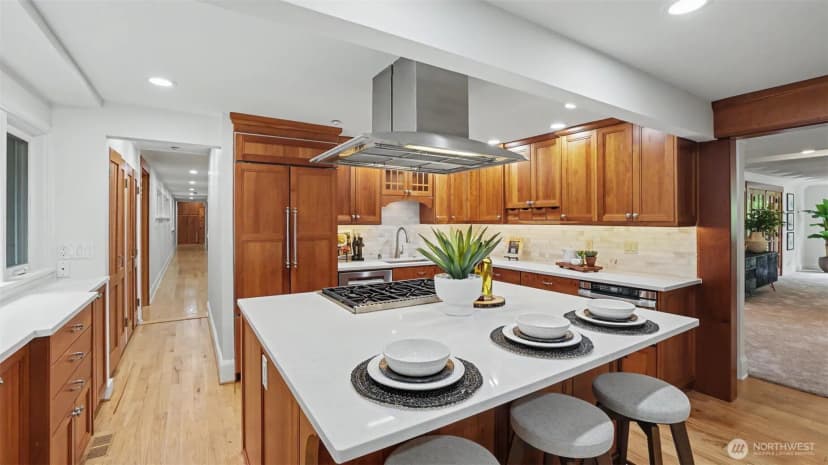 Property photo for 10555 Se 28th Street, Beaux Arts photo 12