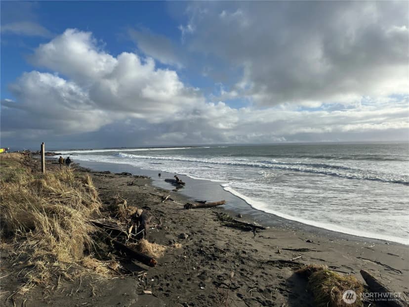 Property photo for 609 Weatherwax, Ocean Shores photo 9