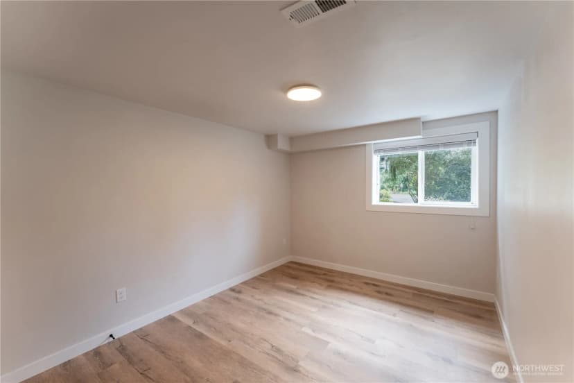 Property photo for 607 244th Street Sw, Bothell photo 23