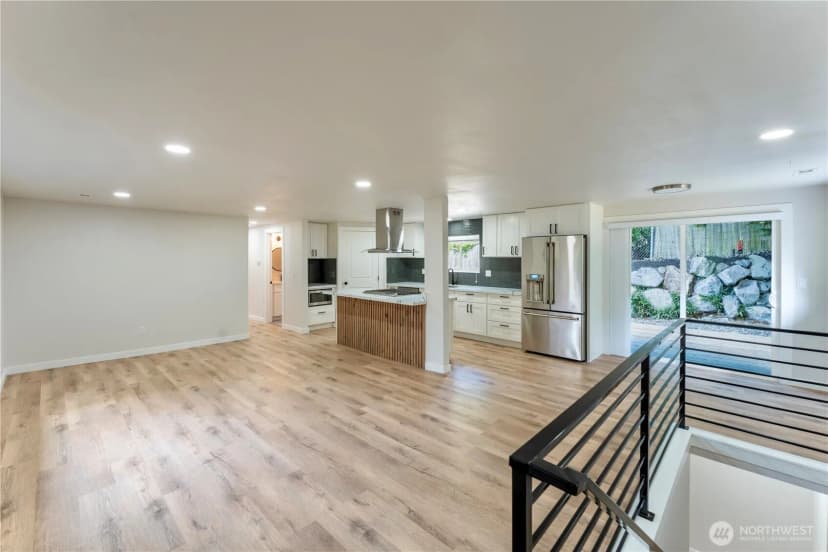 Property photo for 607 244th Street Sw, Bothell photo 9