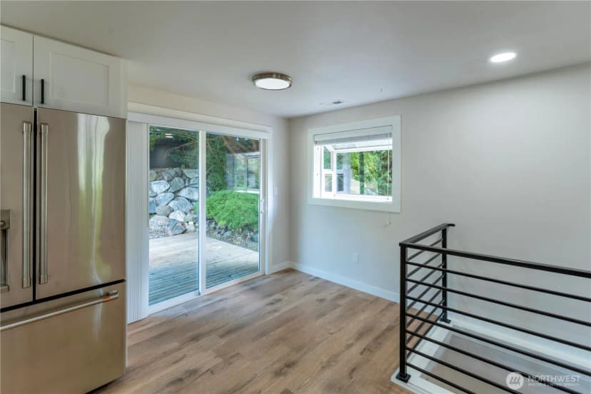 Property photo for 607 244th Street Sw, Bothell photo 11
